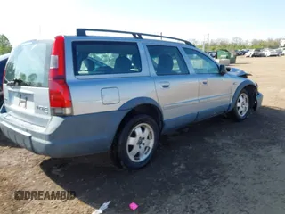 2001 Volvo V70 with VIN YV1SZ58D511026084, listed as a IAAI auction lot 42105983 with 361,165 mi miles and . Bid and sale history available at DreamBid. Image 4.