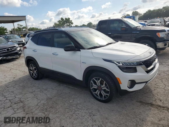 2021 Kia Seltos SX with VIN KNDETCA20M7078855, listed as a Copart auction lot 58071695 with 50,951 mi miles and Salvage title. Bid and sale history available at DreamBid. Image 4.