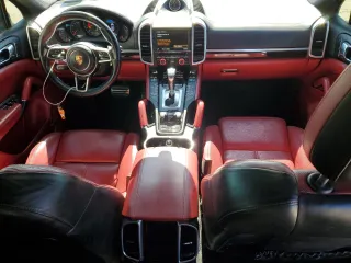 2016 Porsche Cayenne GTS z VIN WP1AD2A26GLA70890, wystawiony jako Copart lot #50872165 z przebiegiem 95 585 mil mil oraz Tytuł czysty. Historia ofert i sprzedaży dostępna na DreamBid. Obrazek 8.