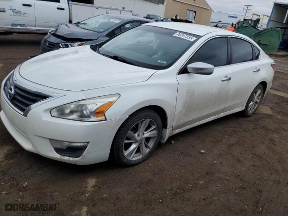 2013 Nissan Altima 2.5 S with VIN 1N4AL3AP3DN425199, listed as a Copart auction lot 48307335 with 208,782 mi miles and Salvage Title. Bid and sale history available at carsss.com. Image 1.