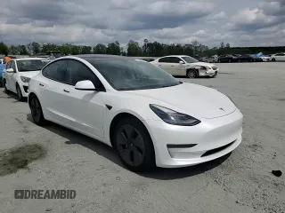 2021 Tesla Model 3 Standard Range Plus z VIN 5YJ3E1EAXMF973450, wystawiony jako Copart lot #52766645 z przebiegiem 66 827 mil mil oraz Szkoda całkowita • Salvage title. Historia ofert i sprzedaży dostępna na DreamBid. Obrazek 11.