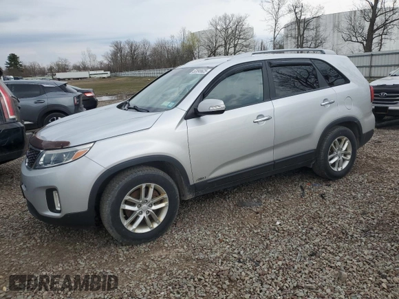 2014 Kia Sorento LX with VIN 5XYKTCA62EG506628, listed as a Copart auction lot 52895625 with 133,674 mi miles and Salvage Title. Bid and sale history available at carsss.com. Image 1.
