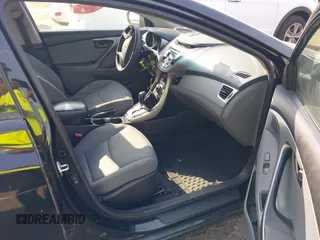 2013 Hyundai Elantra GLS z VIN KMHDH4AE5DU815767, wystawiony jako IAAI lot #42249832 z przebiegiem 188 000 mil mil oraz . Historia ofert i sprzedaży dostępna na DreamBid. Obrazek 5.