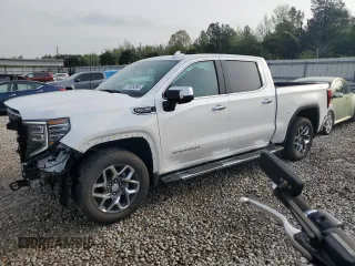 2025 GMC Sierra 1500 SLT z VIN 3GTUUDED7SG192217, wystawiony jako Copart lot #51625265 z przebiegiem 2 727 mil mil oraz Szkoda całkowita • Salvage title. Historia ofert i sprzedaży dostępna na DreamBid. Obrazek 1.