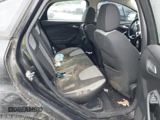 2012 Ford Focus SE с VIN 1FAHP3F21CL460902, выставлен на аукционе IAAI как лот 42482808 с пробегом 147 576 миль миль и . История ставок и продаж доступна на DreamBid. Изображение 8.
