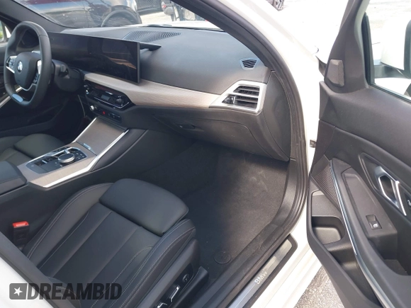 2025 BMW 3 Series 330i with VIN 3MW69CW02S8E96501, listed as a IAAI auction lot 42586210 with 10,953 mi miles and . Bid and sale history available at DreamBid. Image 5.