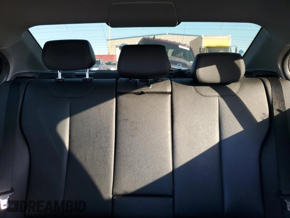 2015 BMW 3 Series 328i xDrive z VIN WBA3B5C56FF960700, wystawiony jako Copart lot #56754225 z przebiegiem 121 966 mil mil oraz Szkoda całkowita • Salvage title. Historia ofert i sprzedaży dostępna na DreamBid. Obrazek 10.