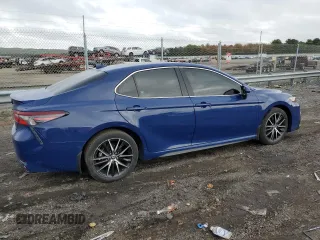2023 Toyota Camry SE z VIN 4T1T11BK9PU076975, wystawiony jako Copart lot #69562413 z przebiegiem 17 735 mil mil oraz Nie do naprawy • Non repairable. Historia ofert i sprzedaży dostępna na DreamBid. Obrazek 3.