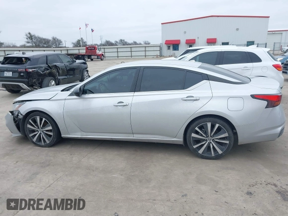 2020 Nissan Altima 2.5 SR with VIN 1N4BL4CV7LC203443, listed as a IAAI auction lot 41609125 with 78,195 mi miles. Bid and sale history available at carsss.com. Image 14.