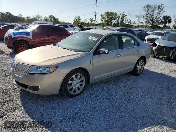 2010 Lincoln MKZ z VIN 3LNHL2GC8AR644901, wystawiony jako Copart lot #56098095 z przebiegiem 165 989 mil mil oraz Nie do naprawy • Non repairable. Historia ofert i sprzedaży dostępna na DreamBid. Obrazek 1.