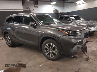 2022 Toyota Highlander XLE z VIN 5TDGZRAH2NS544100, wystawiony jako IAAI lot #41527618 z przebiegiem 85 931 mil mil oraz . Historia ofert i sprzedaży dostępna na DreamBid. Obrazek 1.