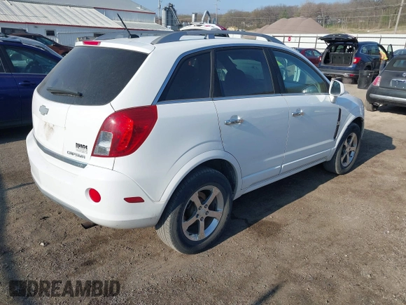 2014 Chevrolet Captiva Sport LT z VIN 3GNAL3EK8ES557432, wystawiony jako IAAI lot #42018256 z przebiegiem 92 569 mil mil oraz . Historia ofert i sprzedaży dostępna na DreamBid. Obrazek 4.