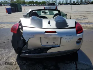2007 Pontiac Solstice z VIN 1G2MB35B87Y131331, wystawiony jako Copart lot #53976805 z przebiegiem 183 659 mil mil oraz Szkoda całkowita • Salvage title. Historia ofert i sprzedaży dostępna na DreamBid. Obrazek 6.