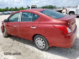 2015 Nissan Versa SV z VIN 3N1CN7AP9FL924261, wystawiony jako Copart lot #61920525 z przebiegiem 56 208 mil mil oraz Czysty tytuł • Clean title. Historia ofert i sprzedaży dostępna na DreamBid. Obrazek 2.
