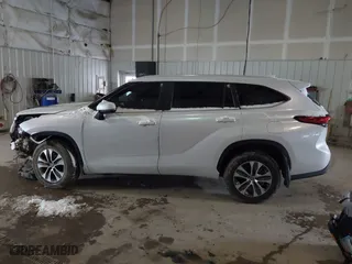 2023 Toyota Highlander L with VIN 5TDKDRBH1PS046092, listed as a IAAI auction lot 41276347 with 19,678 mi miles. Bid and sale history available at carsss.com. Image 15.