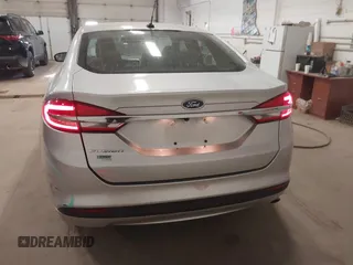 2018 Ford Fusion S with VIN 3FA6P0G71JR226550, listed as a IAAI auction lot 41811203 with 72,245 mi miles. Bid and sale history available at carsss.com. Image 16.