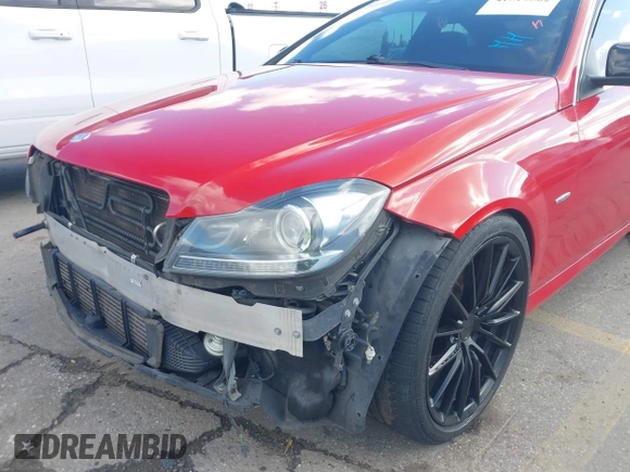 2013 Mercedes-Benz C 250 z VIN WDDGJ4HB3DG060396, wystawiony jako IAAI lot #41519502 z przebiegiem 119 252 mil mil oraz . Historia ofert i sprzedaży dostępna na DreamBid. Obrazek 6.