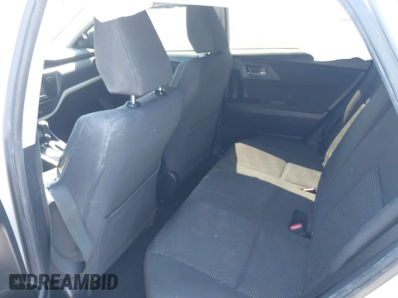 2016 Scion iM z VIN JTNKARJE3GJ519712, wystawiony jako IAAI lot #41827680 z przebiegiem 90 283 mil mil oraz . Historia ofert i sprzedaży dostępna na DreamBid. Obrazek 8.
