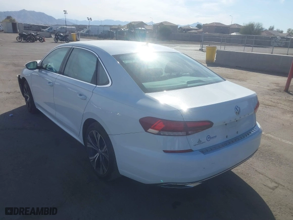 2021 Volkswagen Passat 2.0T SE with VIN 1VWSA7A32MC001319, listed as a IAAI auction lot 41603999 with 113,016 mi miles. Bid and sale history available at carsss.com. Image 3.
