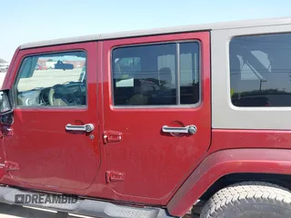 2008 Jeep Wrangler Unlimited Sahara z VIN 1J4GA59168L551896, wystawiony jako IAAI lot #42173185 z przebiegiem 192 394 mil mil oraz . Historia ofert i sprzedaży dostępna na DreamBid. Obrazek 14.