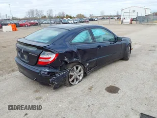 2003 Mercedes-Benz C 230 Kompressor с VIN WDBRN40J93A457301, выставлен на аукционе IAAI как лот 40839325 с пробегом 146 263 миль миль и . История ставок и продаж доступна на DreamBid. Изображение 4.