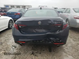 2019 Alfa Romeo Giulia Sport with VIN ZARFAMAN9K7599991, listed as a Copart auction lot 39895253 with 27,976 mi miles. Bid and sale history available at carsss.com. Image 6.