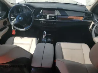2013 BMW X5 xDrive35i z VIN 5UXZV4C52D0G56473, wystawiony jako Copart lot #56563345 z przebiegiem 156 884 mil mil oraz Szkoda całkowita • Salvage title. Historia ofert i sprzedaży dostępna na DreamBid. Obrazek 8.