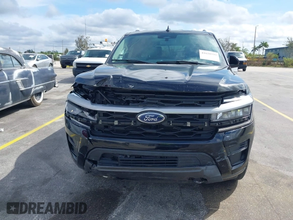 2022 Ford Expedition XLT with VIN 1FMJU1JT9NEA67323, listed as a IAAI auction lot 41628599 with 34,513 mi miles. Bid and sale history available at carsss.com. Image 6.