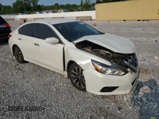 2017 Nissan Altima SV with VIN 1N4AL3AP4HC470878, listed as a Copart auction lot 59351105 with 142,571 mi miles and Salvage title. Bid and sale history available at DreamBid. Image 4.