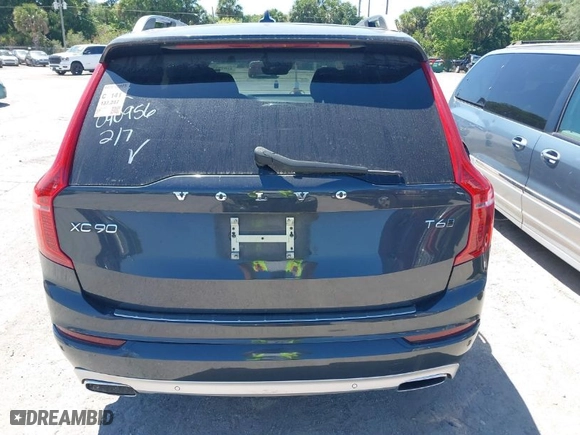 2016 Volvo XC90 T6 Momentum with VIN YV4A22PK4G1040956, listed as a IAAI auction lot 42027275 with 137,247 mi miles. Bid and sale history available at carsss.com. Image 15.