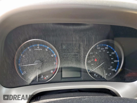 2018 Toyota RAV4 XLE with VIN 2T3WFREV2JW433186, listed as a Copart auction lot 61008705 with 57,310 mi miles and Salvage title. Bid and sale history available at DreamBid. Image 9.