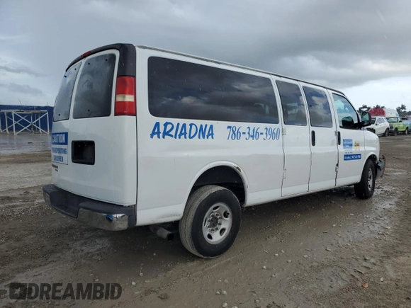 2014 Chevrolet Express Passenger LT z VIN 1GAZG1FG2E1154233, wystawiony jako Copart lot #63480385 z przebiegiem Nie podano mil oraz Nie do naprawy • Non repairable. Historia ofert i sprzedaży dostępna na DreamBid. Obrazek 3.