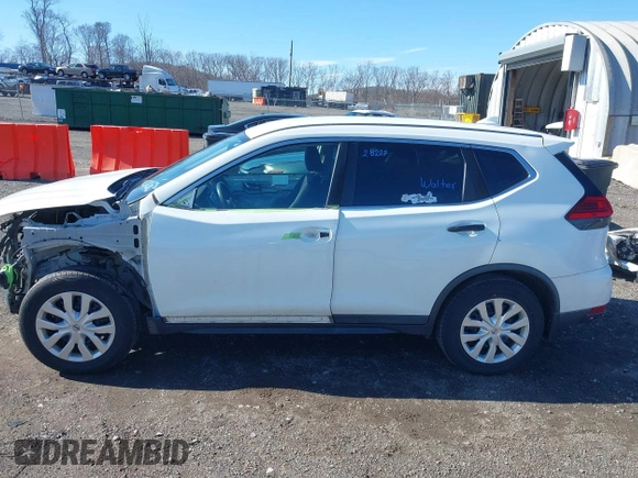 2017 Nissan Rogue SV with VIN KNMAT2MV8HP595664, listed as a IAAI auction lot 41932361 with 89,842 mi miles. Bid and sale history available at carsss.com. Image 14.