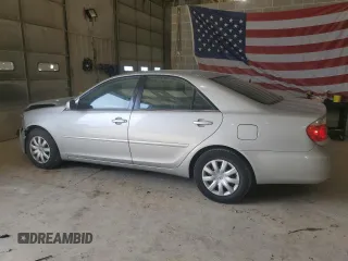 2005 Toyota Camry STD z VIN 4T1BE32K75U044292, wystawiony jako Copart lot #55299475 z przebiegiem 200 449 mil mil oraz Szkoda całkowita • Salvage title. Historia ofert i sprzedaży dostępna na DreamBid. Obrazek 2.