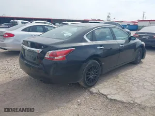 2015 Nissan Altima 2.5 S with VIN 1N4AL3AP3FN314834, listed as a IAAI auction lot 41743508 with 243,067 mi miles. Bid and sale history available at carsss.com. Image 4.