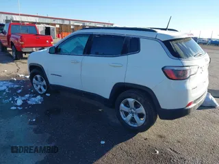 2019 Jeep Compass Latitude with VIN 3C4NJDBB5KT704564, listed as a IAAI auction lot 40768531 with 95,291 mi miles. Bid and sale history available at carsss.com. Image 3.
