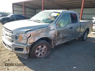 2018 Ford F-150 XL z VIN 1FTEX1CB4JFA48233, wystawiony jako IAAI lot #41151649 z przebiegiem 179 543 mil mil oraz . Historia ofert i sprzedaży dostępna na DreamBid. Obrazek 17.