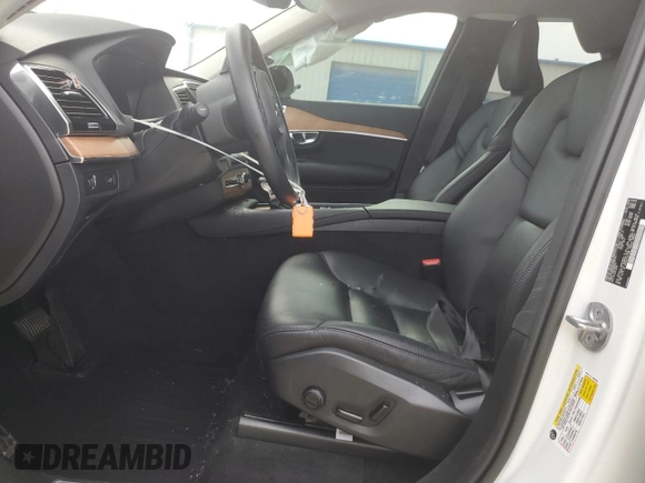 2022 Volvo XC90 Momentum with VIN YV4102CK7N1857251, listed as a Copart auction lot 70075034 with Not Provided miles and Salvage Title. Bid and sale history available at DreamBid. Image 7.