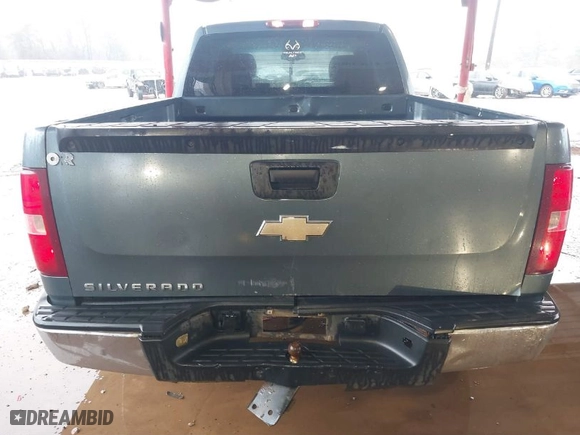 2008 Chevrolet Silverado 1500 Work Truck with VIN 1GCEC19X38Z139968, listed as a IAAI auction lot 41450092 with 301,914 mi miles. Bid and sale history available at carsss.com. Image 13.