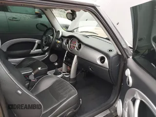 2006 MINI Hardtop z VIN WMWRC33506TK71183, wystawiony jako IAAI lot #41821227 z przebiegiem 87 958 mil mil oraz . Historia ofert i sprzedaży dostępna na DreamBid. Obrazek 5.