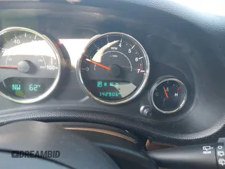 2015 Jeep Wrangler Unlimited Altitude с VIN 1C4HJWEG7FL584395, выставлен на аукционе IAAI как лот 42399987 с пробегом 142 906 миль миль и . История ставок и продаж доступна на DreamBid. Изображение 7.