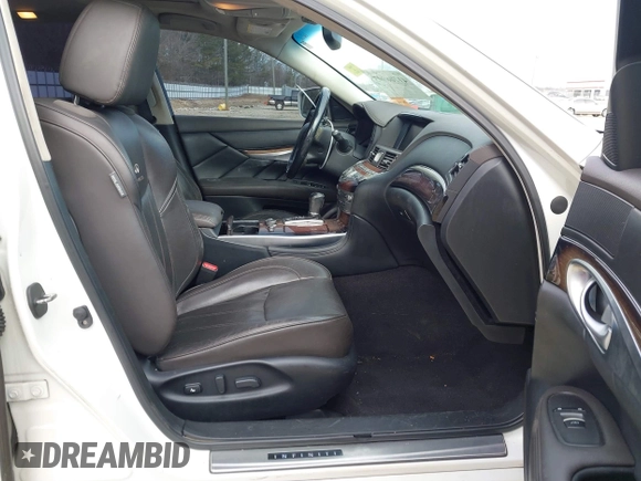 2013 Infiniti M with VIN JN1BY1APXDM510764, listed as a IAAI auction lot 41706993 with 226,416 mi miles and . Bid and sale history available at carsss.com. Image 5.