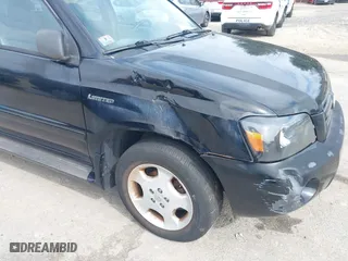 2004 Toyota Highlander with VIN JTEEP21A740003967, listed as a IAAI auction lot 41835429 with 220,906 mi miles. Bid and sale history available at carsss.com. Image 6.