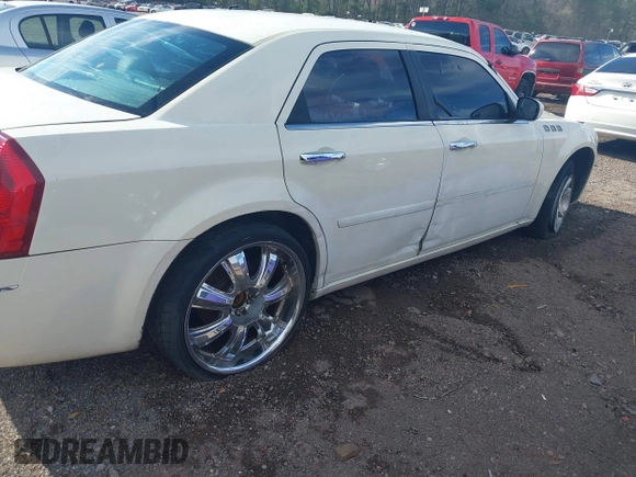 2005 Chrysler 300 with VIN 2C3JA53G65H130590, listed as a IAAI auction lot 41822725 with 1 mi miles. Bid and sale history available at carsss.com. Image 6.