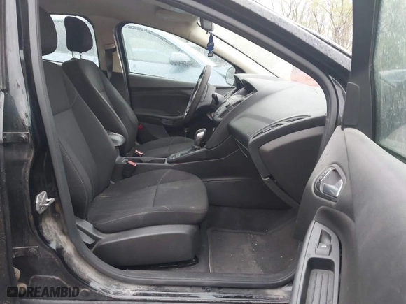 2018 Ford Focus SE with VIN 1FADP3F22JL204604, listed as a IAAI auction lot 41918490 with 258,162 mi miles. Bid and sale history available at carsss.com. Image 5.