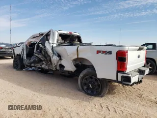 2023 Ford F-250 XL z VIN 1FT8W2BT6PED16102, wystawiony jako Copart lot #61067785 z przebiegiem 15 111 mil mil oraz Nie do naprawy • Non repairable. Historia ofert i sprzedaży dostępna na DreamBid. Obrazek 2.