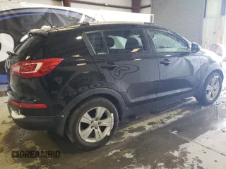 2011 Kia Sportage LX with VIN KNDPB3A29B7106953, listed as a Copart auction lot 87732745 with 187,776 mi miles and Salvage Title. Bid and sale history available at carsss.com. Image 3.