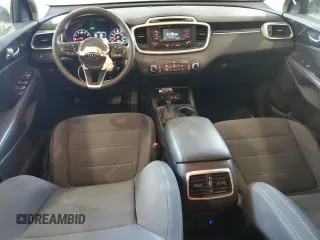 2017 Kia Sorento LX z VIN 5XYPGDA33HG293392, wystawiony jako Copart lot #62642604 z przebiegiem 73 242 mil mil oraz Szkoda całkowita • Salvage title. Historia ofert i sprzedaży dostępna na DreamBid. Obrazek 8.