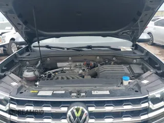 2019 Volkswagen Atlas SE with VIN 1V2WR2CA5KC514748, listed as a IAAI auction lot 42367164 with 57,827 mi miles and . Bid and sale history available at DreamBid. Image 10.