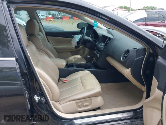 2013 Nissan Maxima SV z VIN 1N4AA5AP3DC844165, wystawiony jako IAAI lot #42244988 z przebiegiem 105 937 mil mil oraz . Historia ofert i sprzedaży dostępna na DreamBid. Obrazek 5.